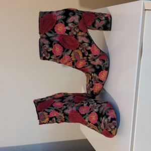 Women's embroidered heeled boots size 11 MIA